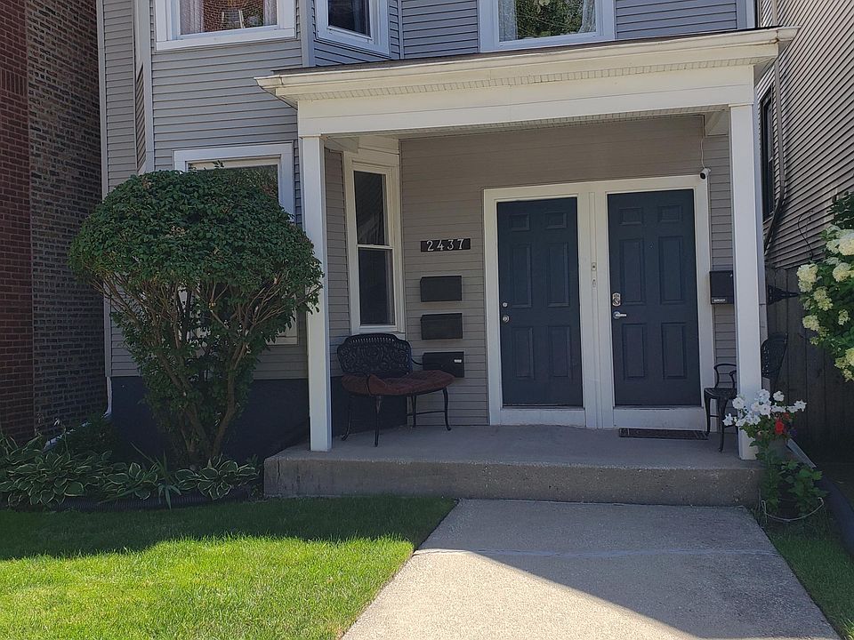 1st image of 2437 W Ainslie St APT 1F