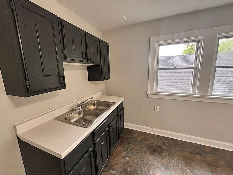 907 Rondel Rd — Photo 13