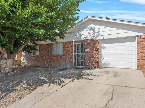 225 57th St NW, Albuquerque, NM 87105