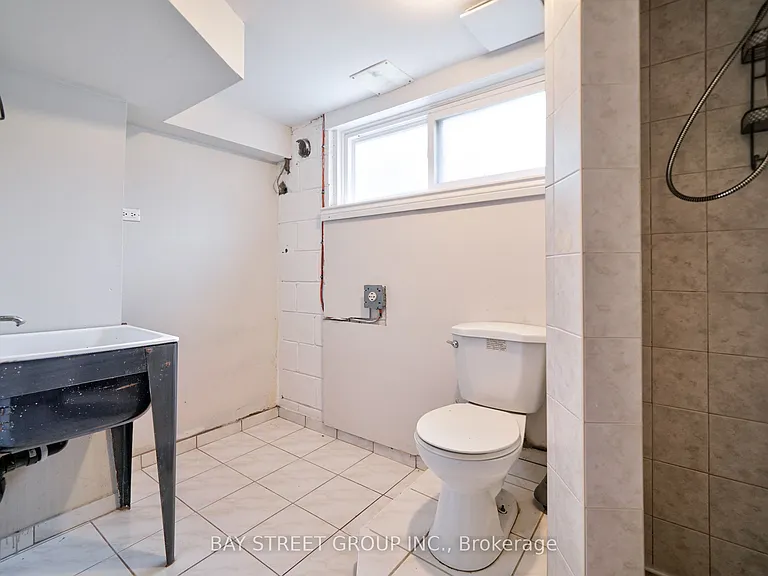 239 Crestwood Rd #W/O — Photo 12