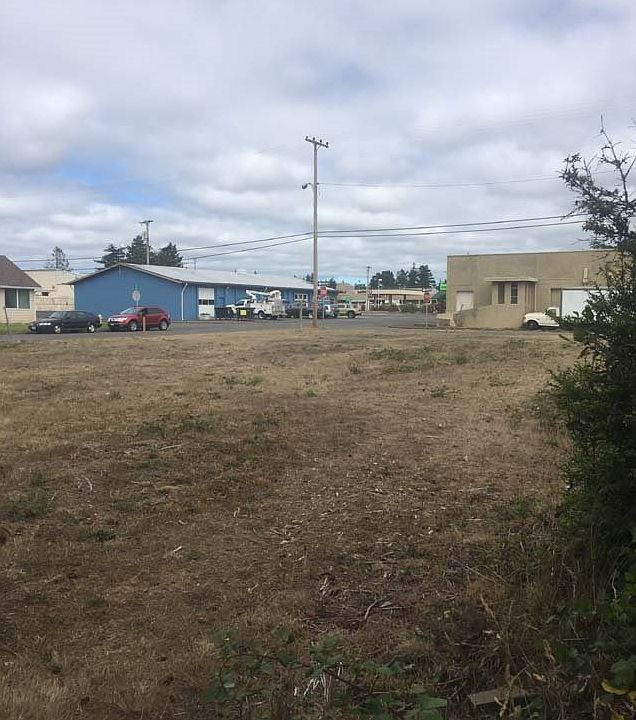 2nd image of Maple St