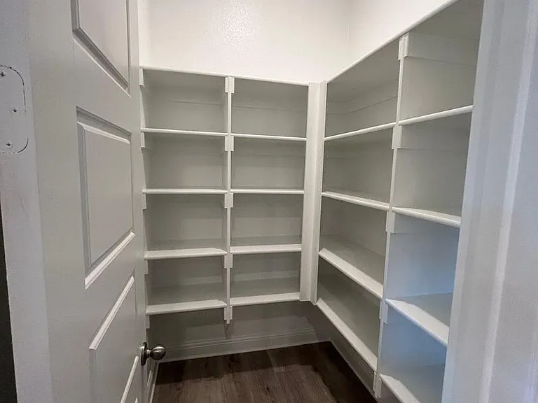 9008 Guadalupe St — Photo 15