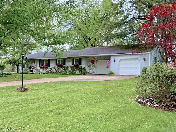 45 Meadowcrest Dr, Parkersburg, WV 26104
