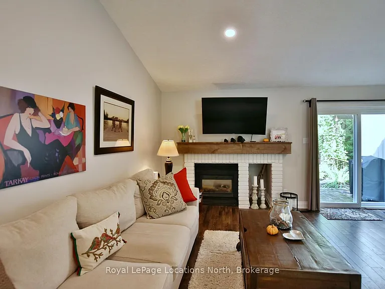 590 Oxbow Cres — Photo 31