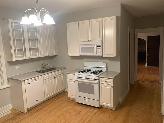 5th image of 3629 N Albany Ave #2