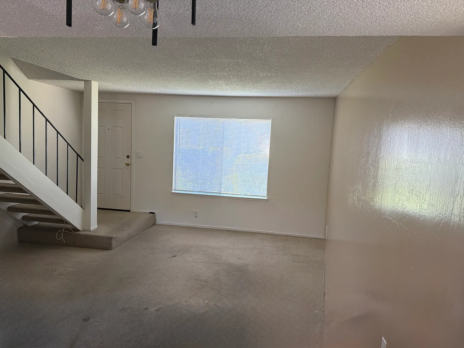 2 bed, 1.5 bath, 896 sqft, $3,000 — Photo 4