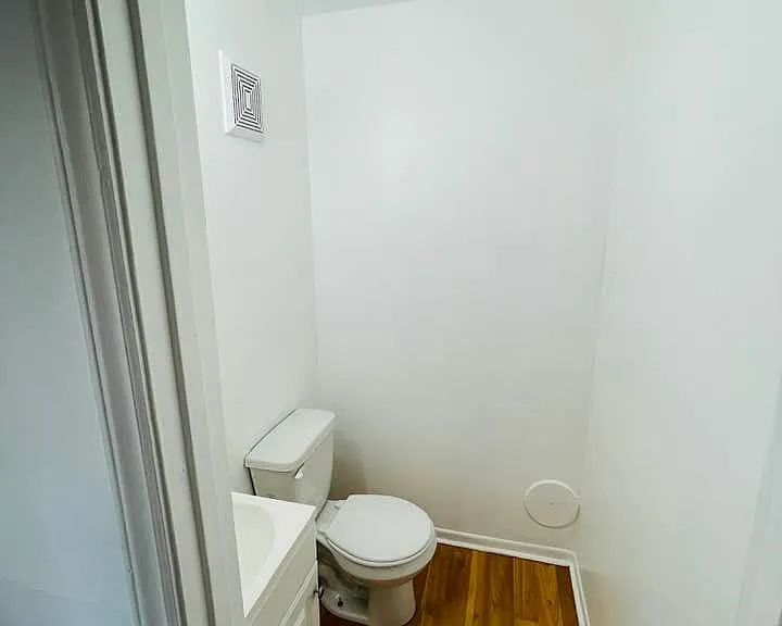 110 Arlington St — Photo 5