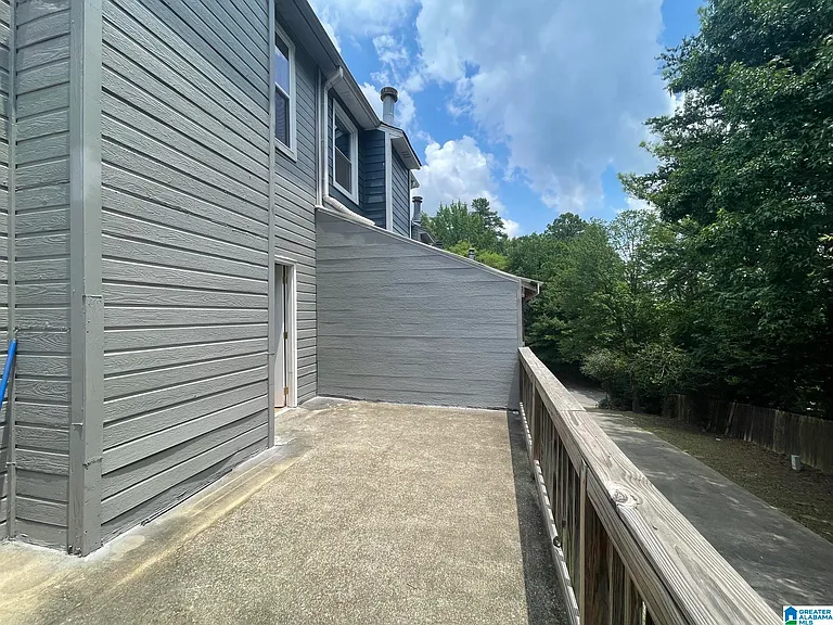 1727 Ashwood Ln — Photo 12