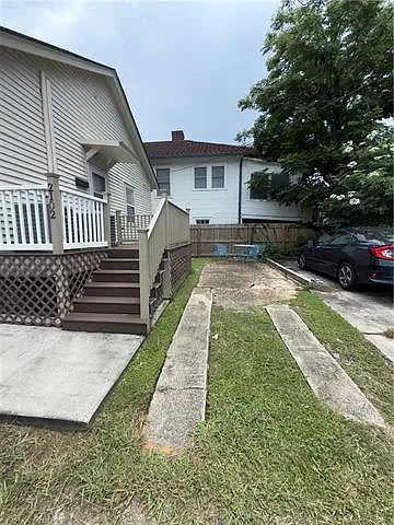 2102 S Lopez St — Photo 12