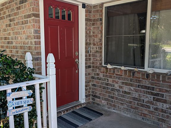 Lake in your backyard with your own personal dock!