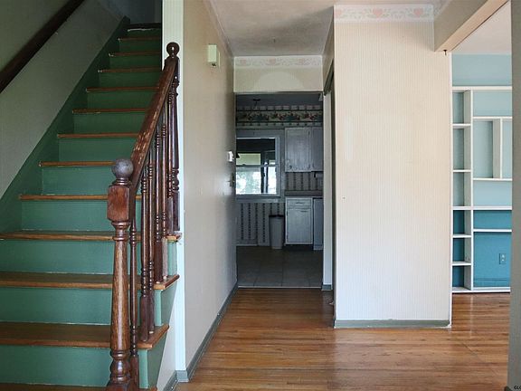 5th image of 189 Woodsedge Ct