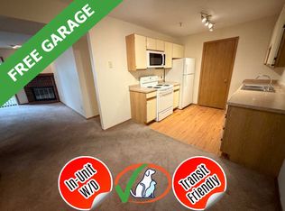 1360 Brook St APT B, Saint Charles, IL 60174