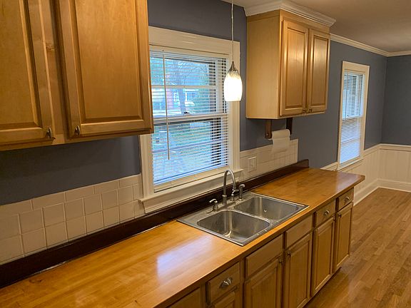 Kitchen (Butcher Block Counters)