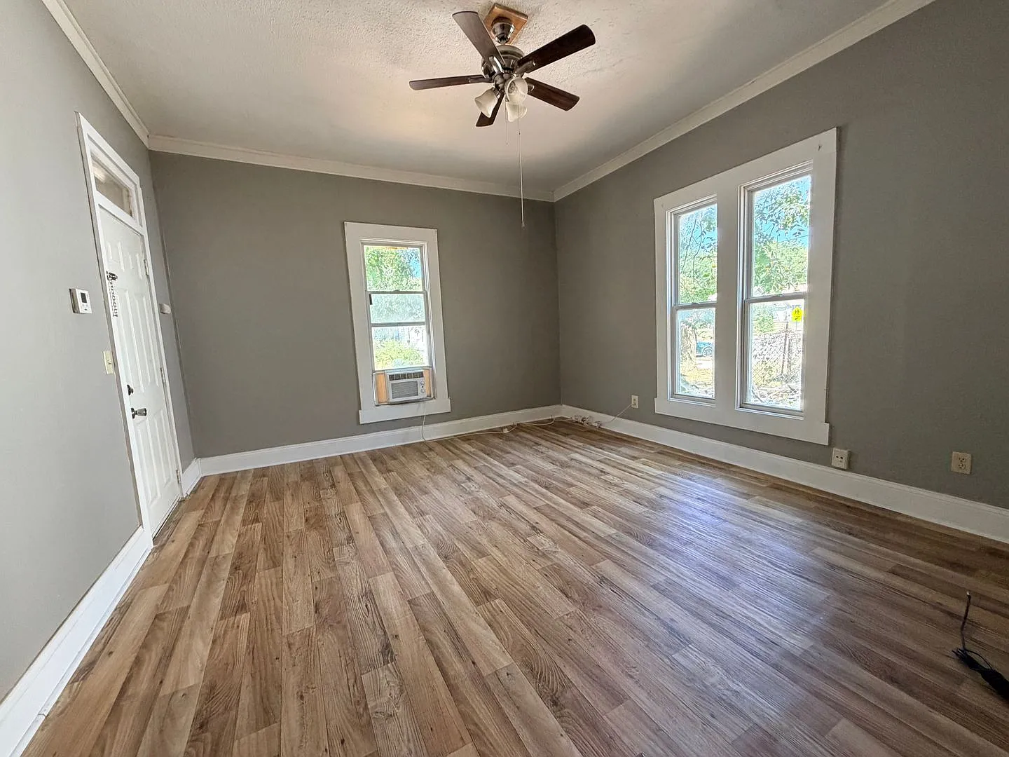 806 S Grant Ave — Photo 4