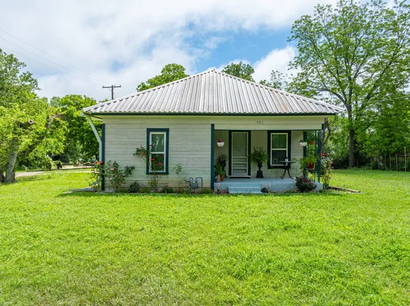 301 Pecan St, Milford, TX 76670