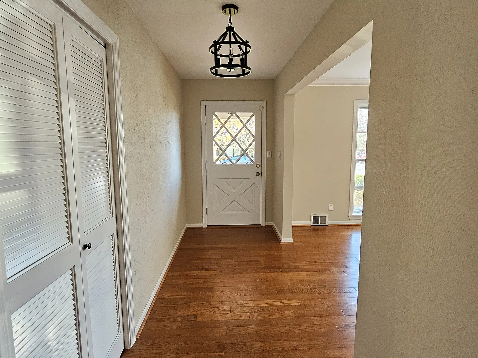 3 bed, 1660 sqft, $2,250 — Photo 3