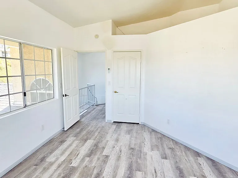 8701 Vista Del Oro Way — Photo 31