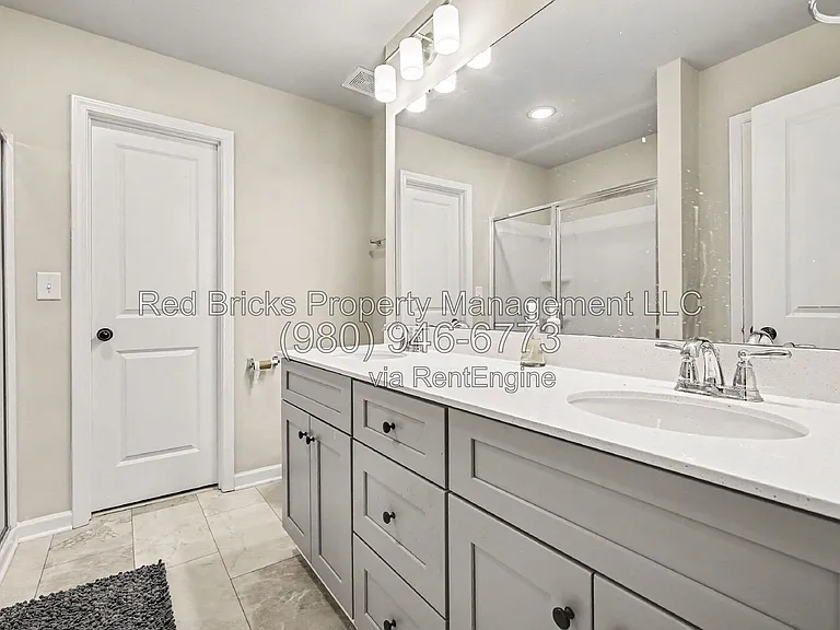 2132 Clapham Ct — Photo 16