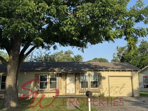 1240 N Garfield Ave, Stephenville, TX 76401