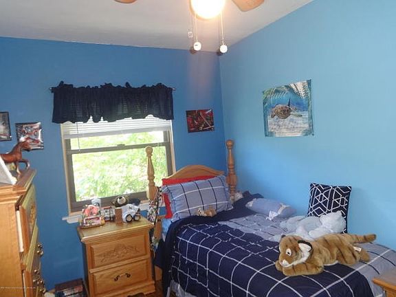 3rd image of 158 Russek Dr