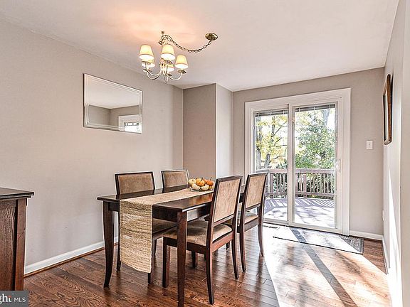 5th image of 9033 White Rose Ln
