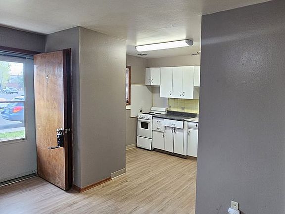 3rd image of 839 Cedar St #4