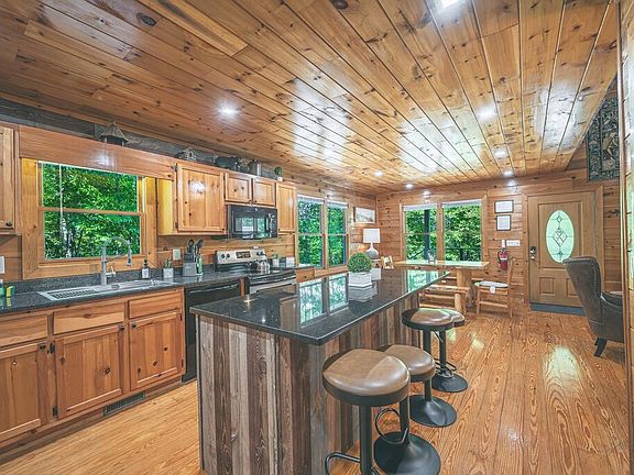 4th image of 48 Timber Ridge Rd