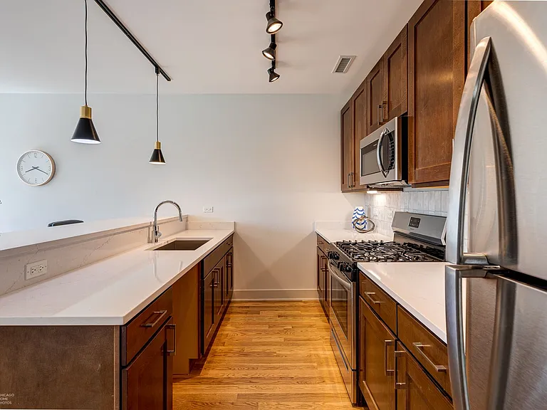2740 N Spaulding Ave — Photo 5