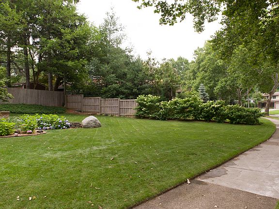 5th image of 565 Comstock Blvd NE