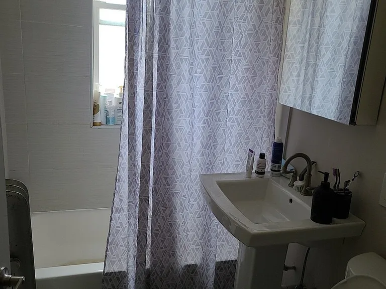 4750 N Troy St #2 — Photo 7