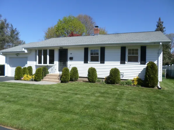 14 Village Circle, Hamden, CT 06514