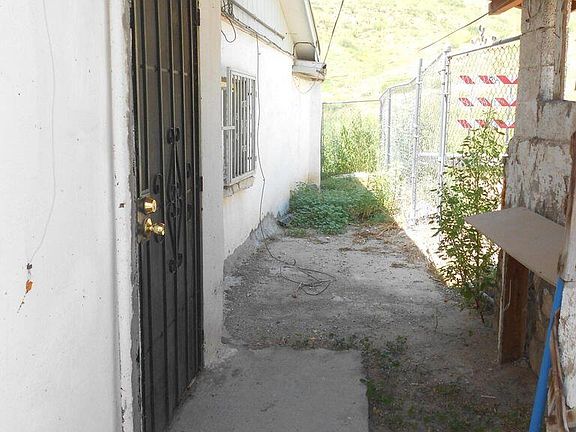 2nd image of 2221 Gold Ave