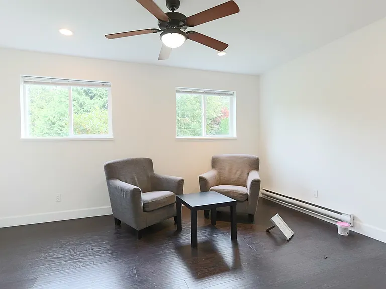 660 Kenwood Rd — Photo 32