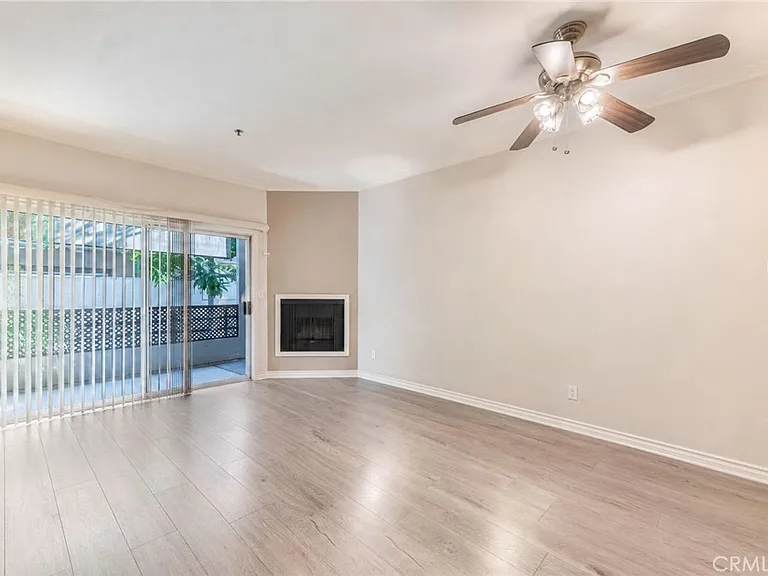 300 N El Molino Ave #117 — Photo 1