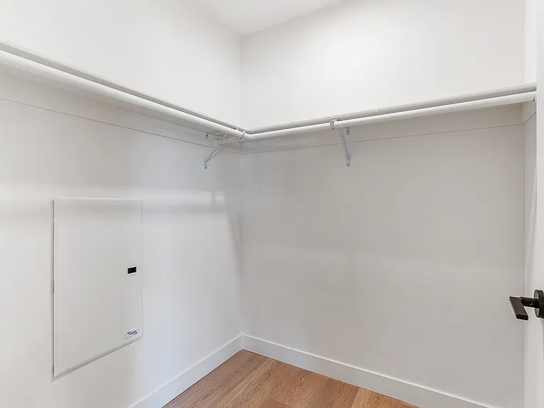 Venue Residences — Photo 57
