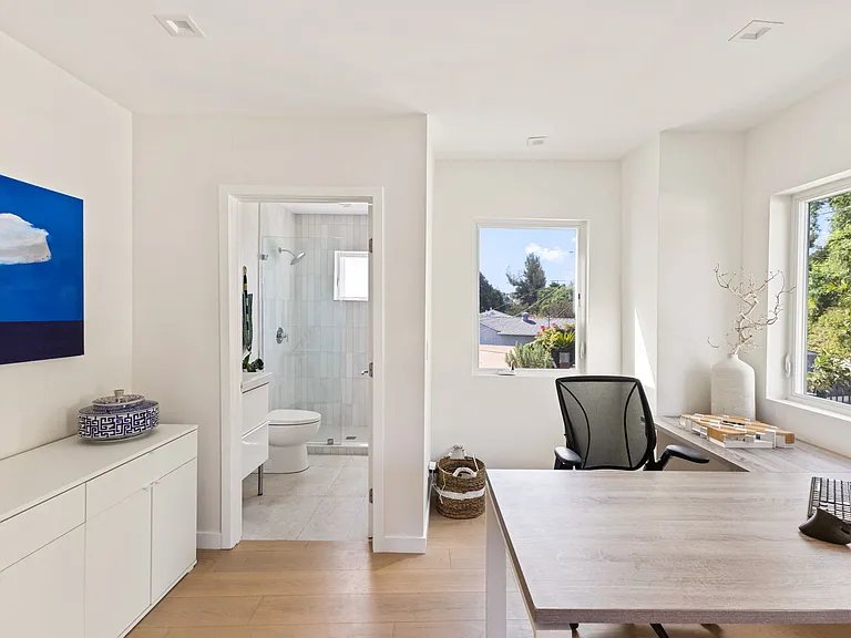 4944 Glacier Dr — Photo 3