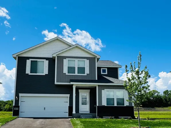 827 Spruce St N, Cambridge, MN 55008