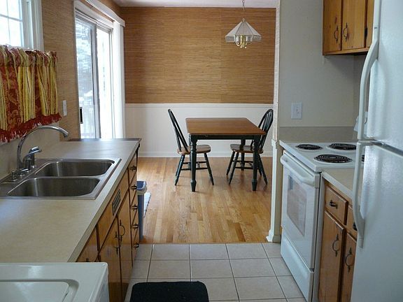 2nd image of 3901 Shady Ln