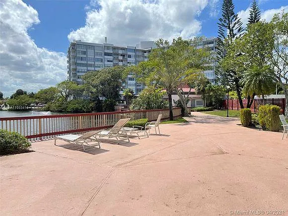 1300 NE Miami Gardens Dr — Photo 13