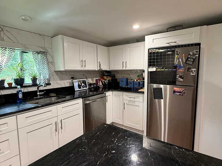 158 Houghton St #B — Photo 33