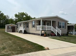 57693 Old Red Ln, New Haven, MI 48048