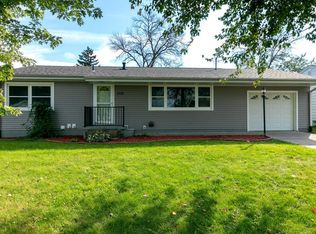 1115 Westwood Ln, Muscatine, IA 52761