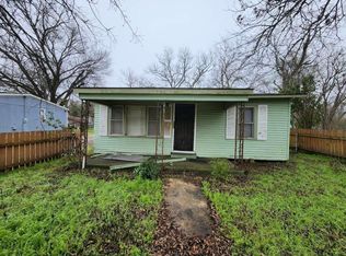 604 Juarez St, Lockhart, TX 78644