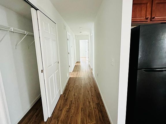3rd image of 87B N 18th St #1