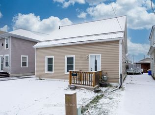31 Pelham St, Quinte West, ON K8V 4T7