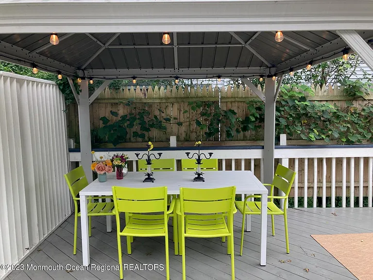 124 Heck Ave — Photo 29