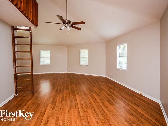 4th image of 100 Ashley Oaks Dr