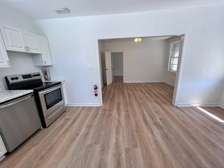 1024 Duval St #3 — Photo 9
