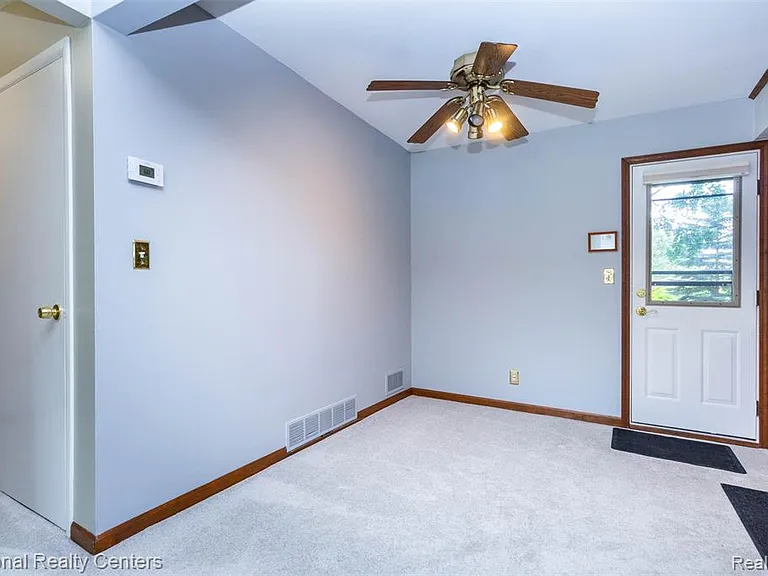 2475 Lafay Dr — Photo 7