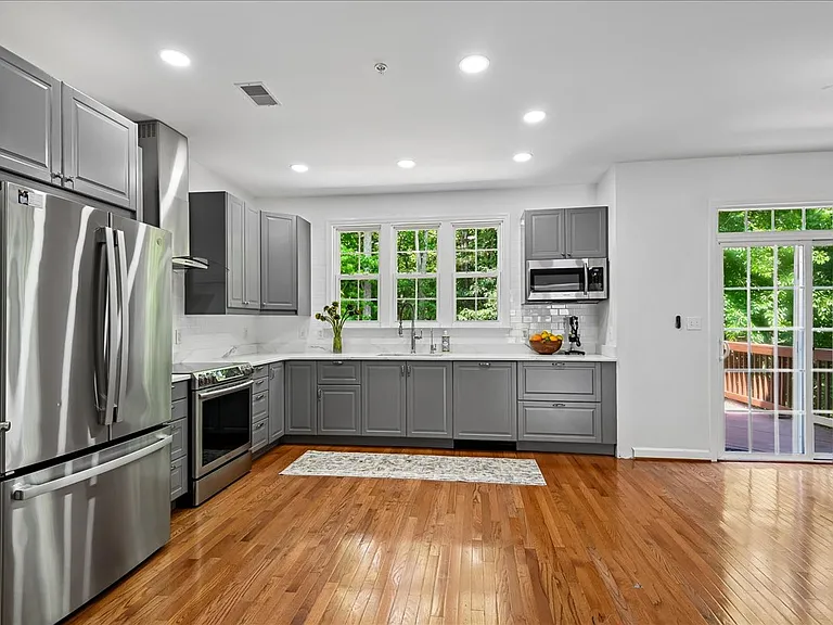 441 Penwood Dr — Photo 17